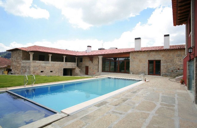 LUXURY AND FANTASTIC MAIN HOUSE, MOTHER'S HOUSE, SWIMMING POOL AND JACUZZI