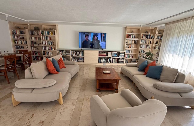 Luxury apartment, close to the airport