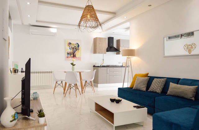 Luxury Apartment @ La Marsa | 2 bed 1 Bath