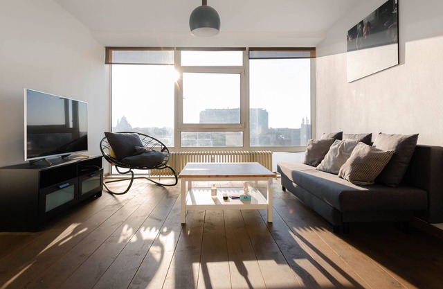 luxury apartment near Tour & Taxis for 2-5 with a 270 ° panoramic view