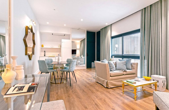 Luxury apartment near Torre del Oro. Betis VI