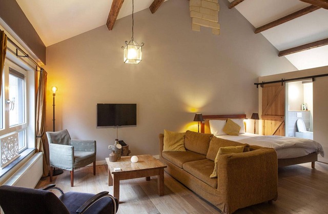 Luxury Apartment Nous near the caves