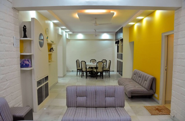 Luxury Apartment on The Arabian Sea in South Mumbai