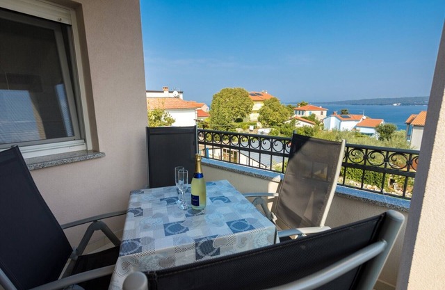 Luxury apartment with 2 bedrooms in Vantačići on the island of Krk