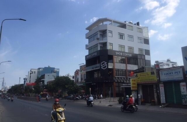 LUXURY APARTMENT WITH BALCONY