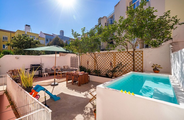 Luxury apartment with private Pool & Garden