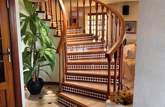 Luxury Beachfront Villa. 5 bedroom . Large private garden and pool. 2 Balconies