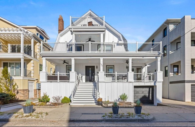 Luxury Beach Block Home w/Ocean Views - Sleeps 26