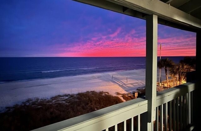 Luxury Beach Front Townhouse – 4BR/3.5 BA Slps 14!