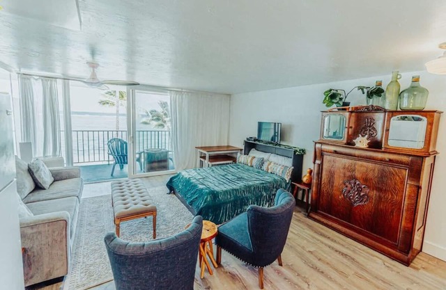 Luxury Beachfront Condo w/AC