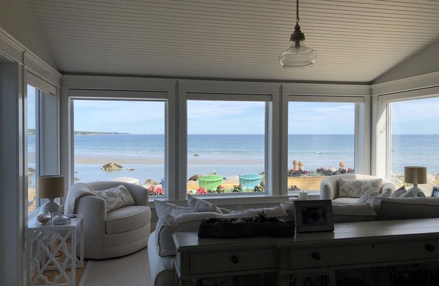 Luxury Beachfront Home with Expansive Ocean Views