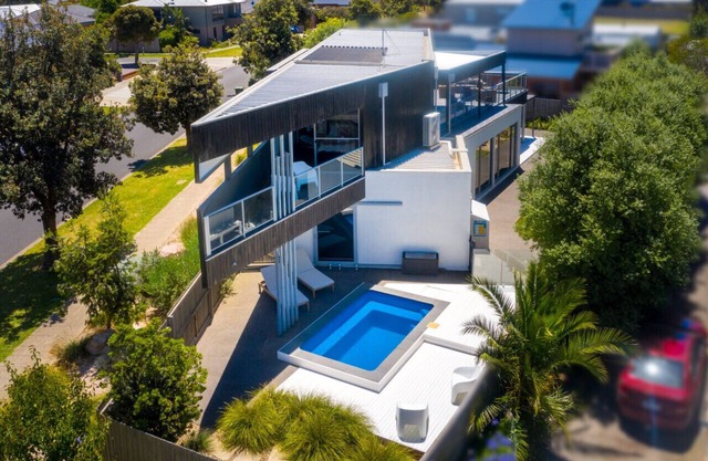 Luxury Beachside Entertainer With Heated Pool