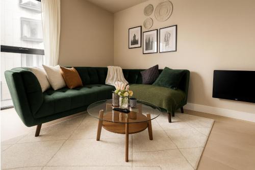 Luxury Birmingham Apartment - Parking