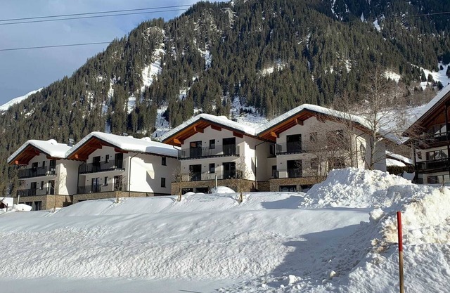 Luxury Chalet Gaschurn near Ski Lift