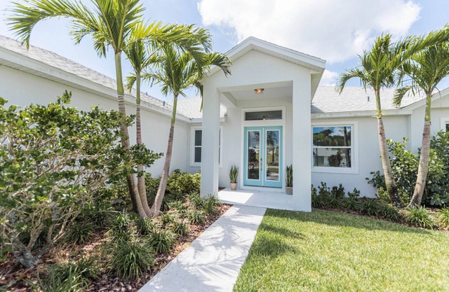 Luxury Coastal Home - Steps to Beach w/Private Backyard, Hot Tub & Games Room!
