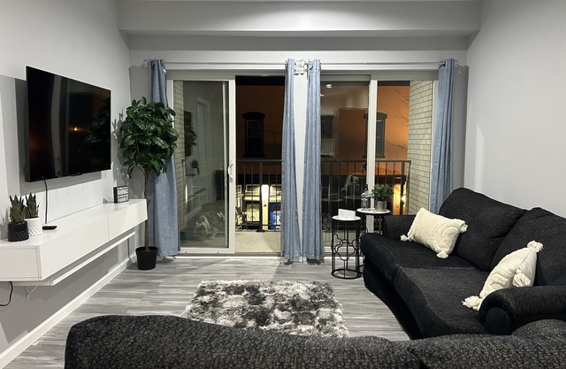 Luxury Condo in the heart of Old town Manassas
