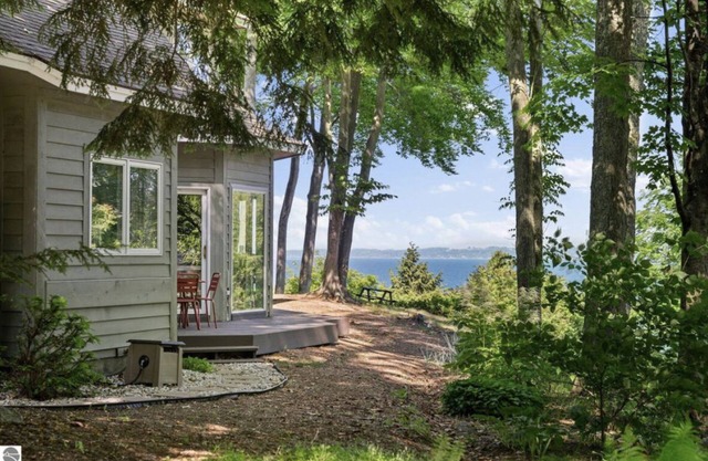 Luxury Estate Overlooking Water