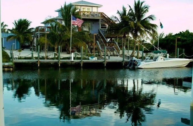 LUXURY EXECUTIVE ISLAND HOME W DOCK