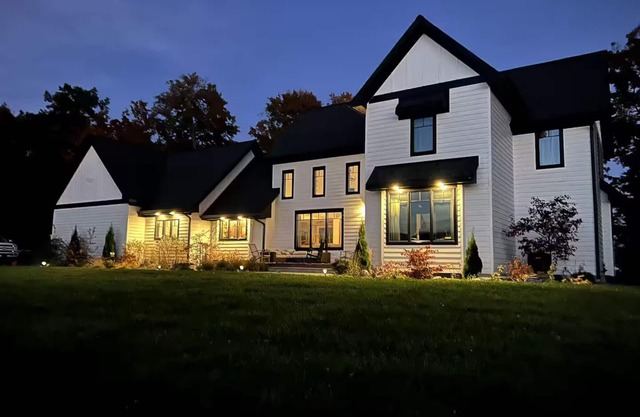 Luxury Farm Stay on Leelanau Wine Trail. Minutes to Downtown Traverse City.