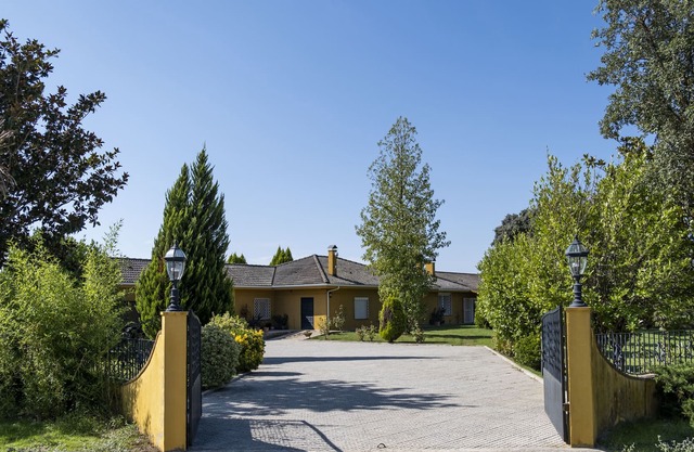 Luxury Finca in Gredos, Horse Riding, Tennis, Soccer, Fishing,