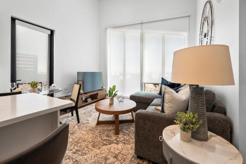 Luxury Furnished Apartment Near Logan Airport