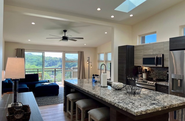 LUXURY GOLF COURSE FRONTAGE HOME "D", MODERN CLEAN, GATED, Nr. JBPHH, CAMP SMITH