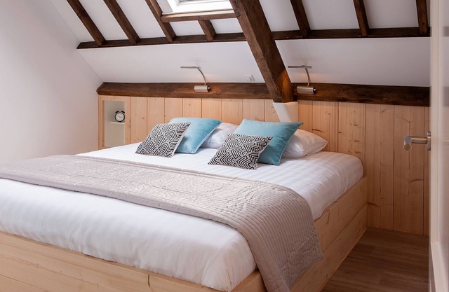 Luxury Gouda Cheese Farmhouse for Family, 30 minutes from all major cities