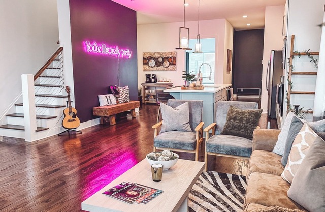 Luxury Gulch Home - 360 Views - Wet Bar Rooftop!