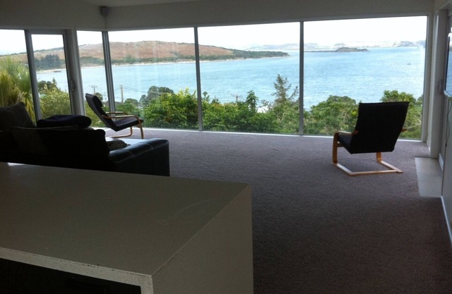 Luxury harbor views in handy location