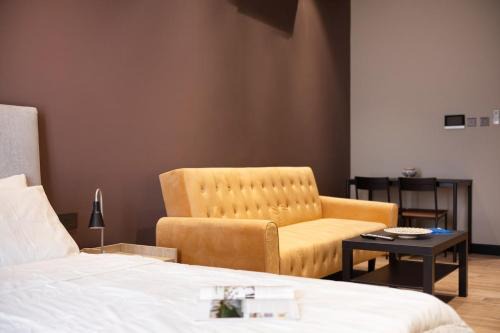 Luxury home away Studio by Spacey Duqm 81