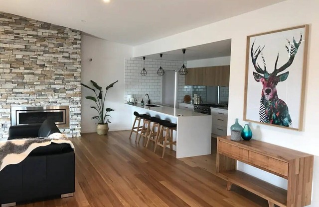 Luxury Home With Views -portarlington Town Centre