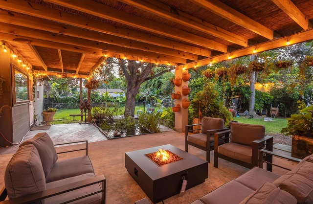 Luxury Jungle Paradise with Heated Pool, BBQ, Soccer