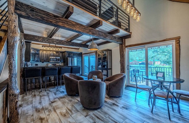 Luxury Lake of the Ozarks Getaway with Dock, Launch Ramp & Autumn Views