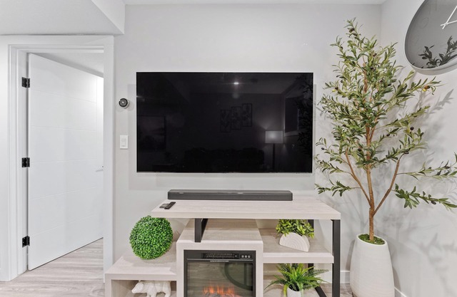 Luxury Living: Exclusive Legal Suite