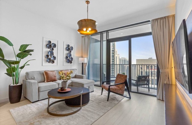 Luxury Living with Panoramic View in Creek Harbour