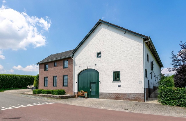 Luxury modern apartment with roof terrace