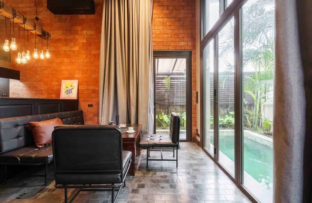 Luxury Modern Pool Jacuzzi Villa 5BR Thonglor