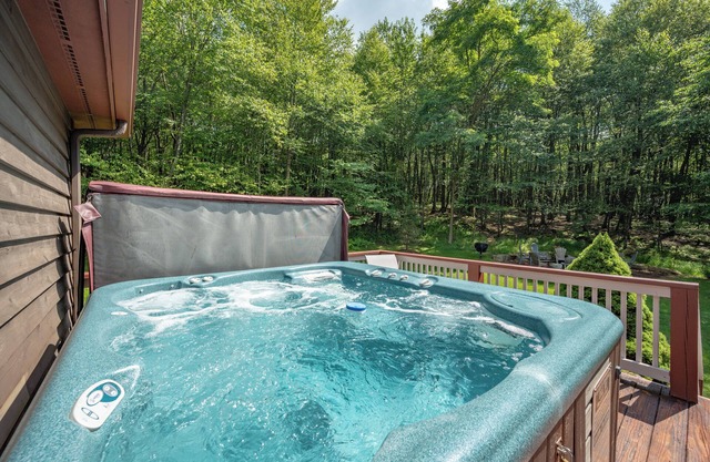 Luxury Mountain Escape w/Hot Tub & Fireplaces