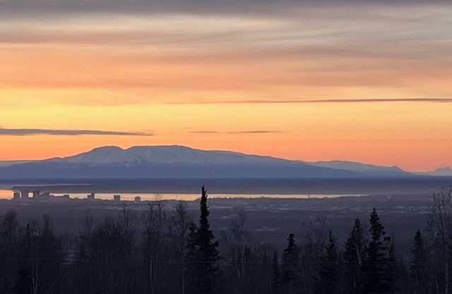 Luxury Mountain House with Amazing Views and great Hiking in Anchorage