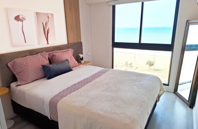 Luxury Ocean View Suite, Fully Furnished for a Dream Getaway