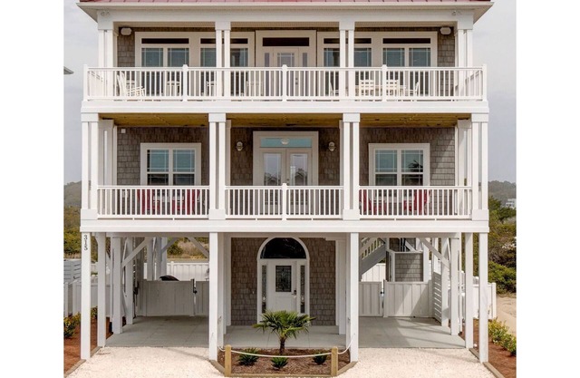 Luxury Oceanview 5Br/5.5 Bath, 2 Masters, Elevator, Huge Pool