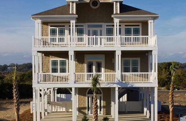 Luxury Oceanview 5BR, 2 Masters, Elevator, Huge Private Pool