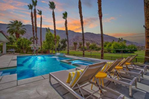 Luxury Palm Springs Retreat w/Heated Pool & Spa
