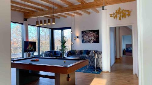 Luxury Penthouse Jacuzzi, Pool Table, Bbq & Desks
