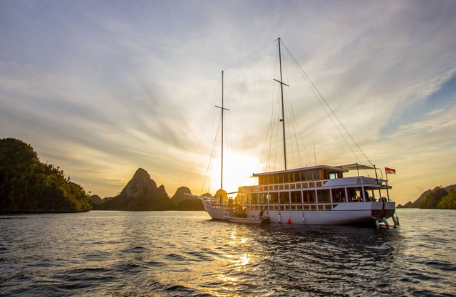 Luxury Phinisi Yacht