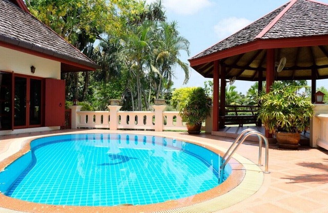 Luxury Private Thai Mediterranean Villa with Garden and Pool, 3200m²
