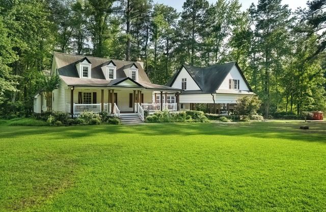 Luxury Raleigh Chateau/6 Acres/Private Estate