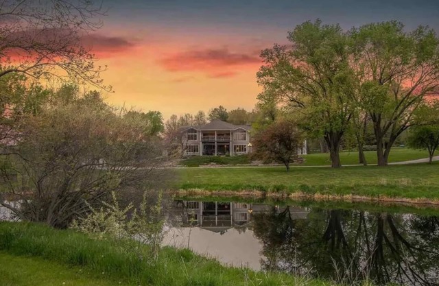 Luxury Retreat for Large Groups 10BR Estate in Scenic Ashland, NE