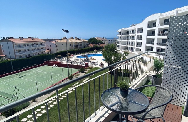 Luxury sea-view 1-room apartment hosting up to 4 people