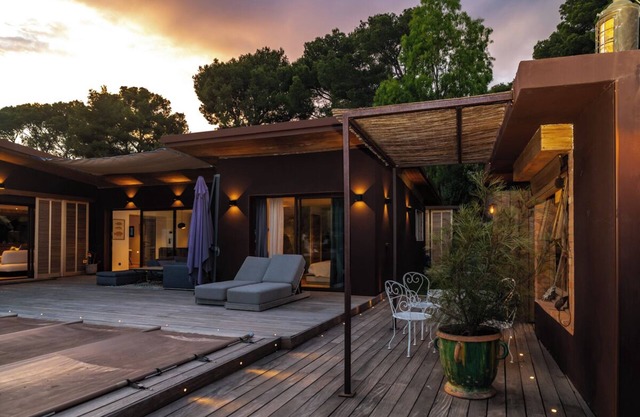 Luxury seaside villa